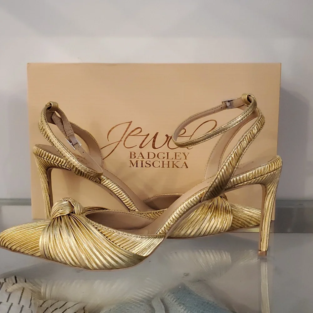 Badgley Mischka Jewel Collection Gold textured pump Size 9.5" worn once box incl - Picture 6 of 8